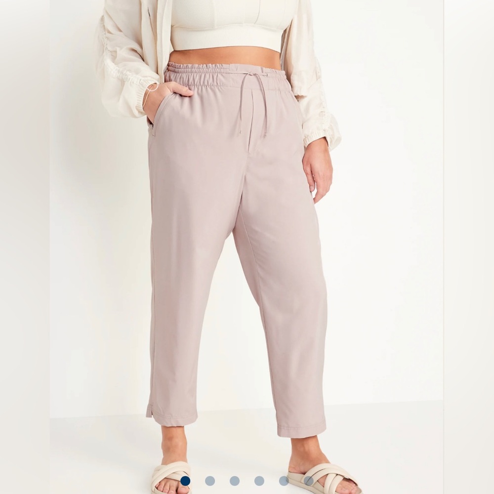 High-rise Stretch tech cropped pant size Large